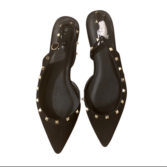 Shoes - NWT Black studded sling-back flats 💕